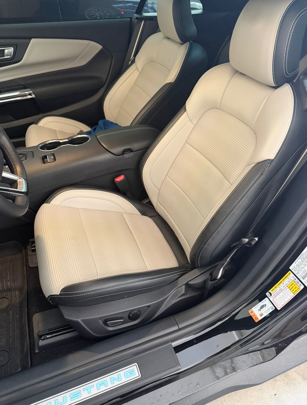 Used 2024 Ford Mustang GT Premium RWD image 6