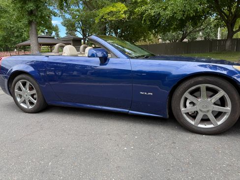 Used 2004 Cadillac XLR RWD image 11