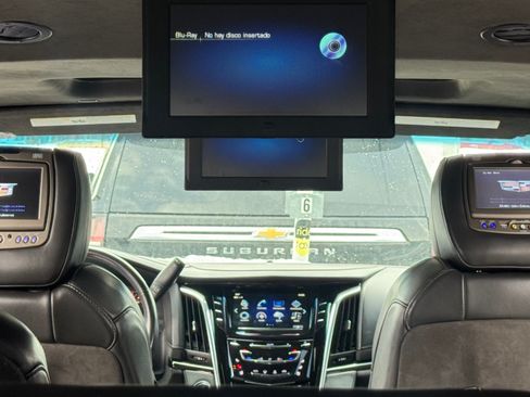 Used 2018 Cadillac Escalade ESV Platinum image 10