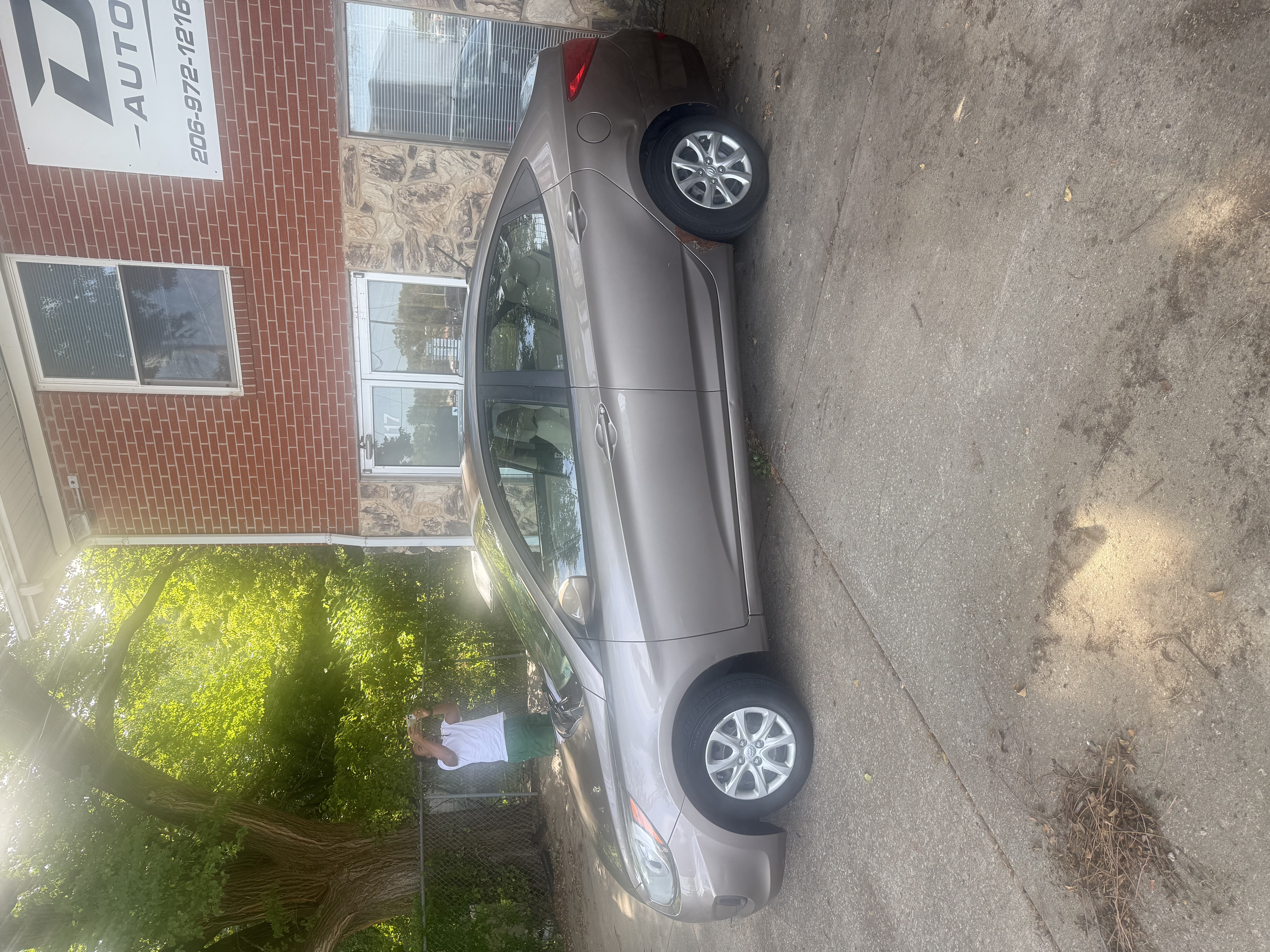 Used 2014 Hyundai Accent GLS FWD image 9