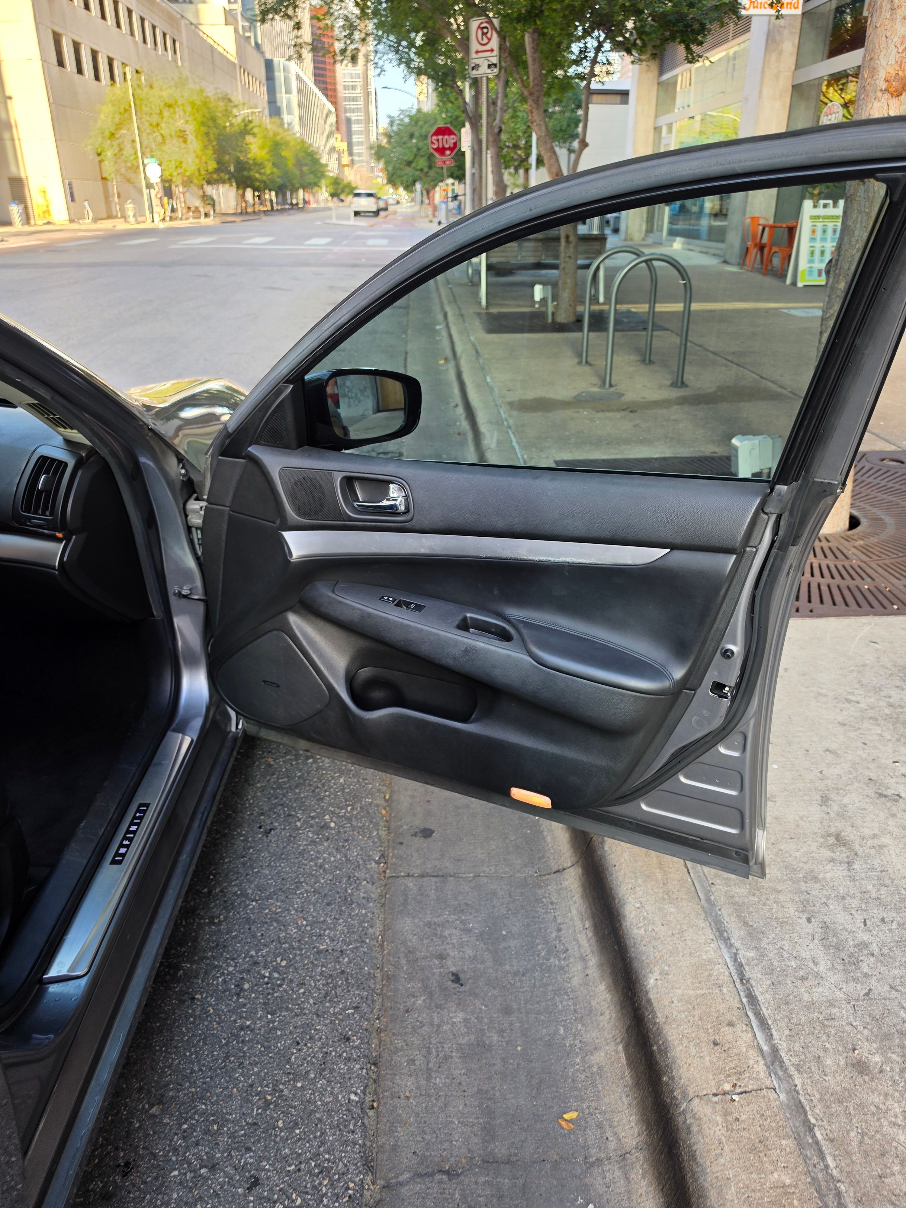 Used 2010 INFINITI G37 Journey w/ Premium Pkg RWD image 9
