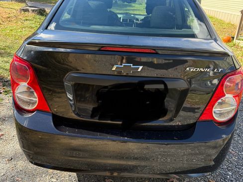 Used 2015 Chevrolet Sonic LT w/ Wheels and Fog Lamp Package image 5