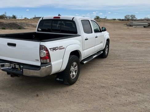 Used 2015 Toyota Tacoma 4x4 Double Cab w/ TRD Off-Road Package image 5