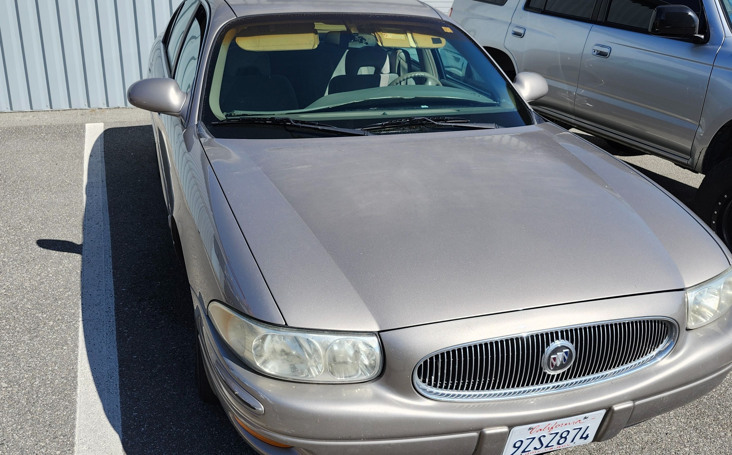Used 2001 Buick Le Sabre Custom w/ Luxury Pkg FWD image 2