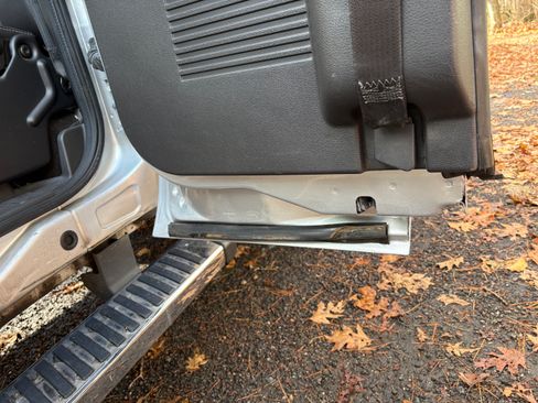 Used 2012 Ford F350 Lariat w/ Chrome Pkg image 11