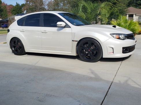 Used 2010 Subaru Impreza WRX STI image 16