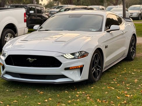 Used 2018 Ford Mustang GT RWD image 1