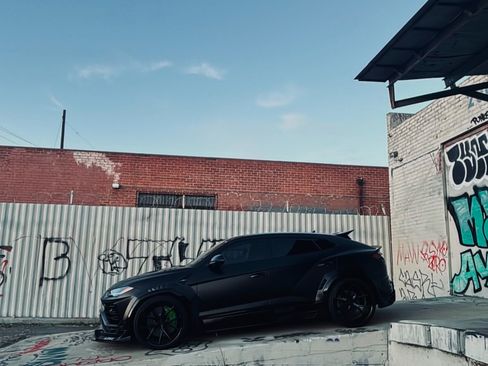 Used 2021 Lamborghini Urus image 12