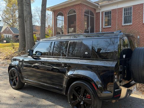 Used 2021 Land Rover Defender 110 X image 4