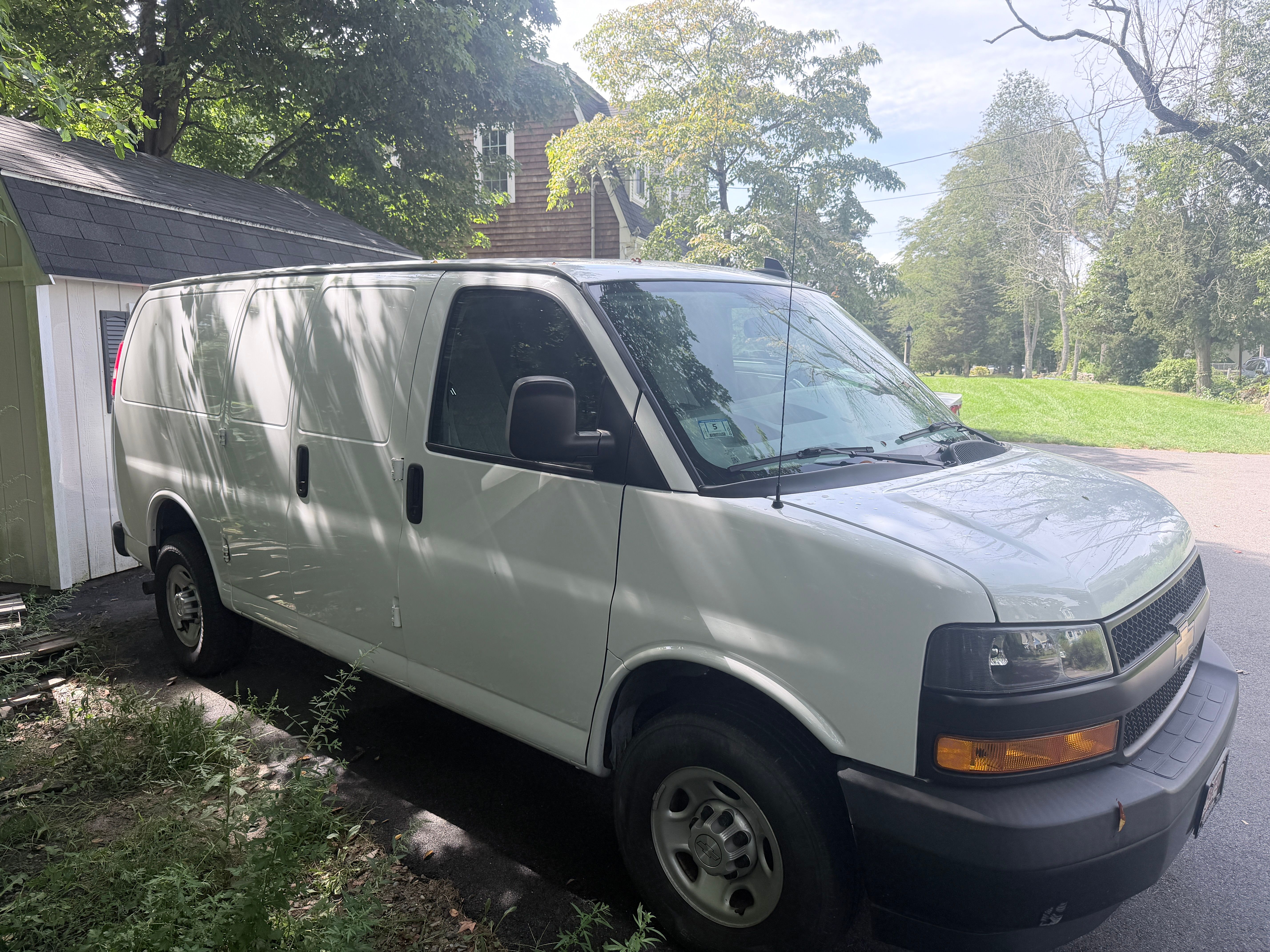 Used 2019 Chevrolet Express 2500 RWD image 4