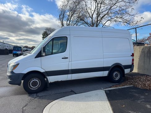 Used 2014 Mercedes-Benz Sprinter 2500 image 23