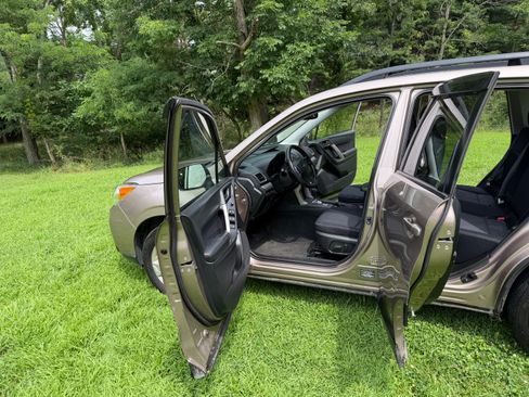 Used 2016 Subaru Forester 2.5i Premium AWD/4WD image 13