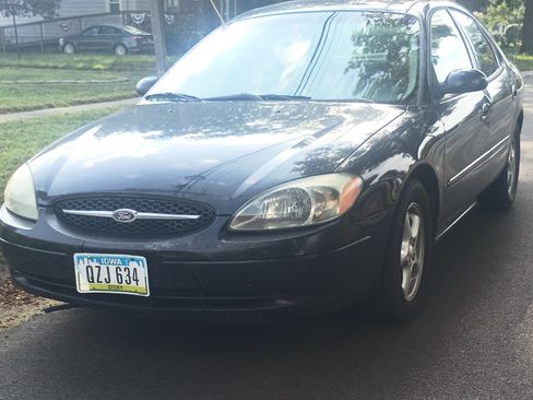 Used 2003 Ford Taurus SE FWD image 1