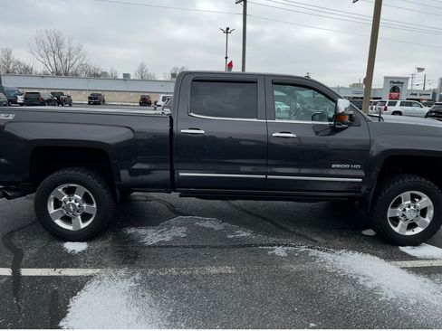 Used 2016 Chevrolet Silverado 2500 LTZ w/ LTZ Plus Package image 2