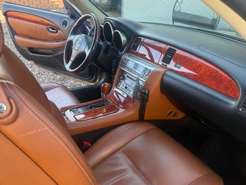 Used 2004 Lexus SC 430 Convertible RWD image 10