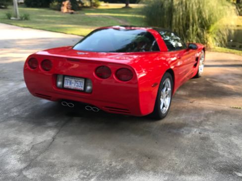 Used 2003 Chevrolet Corvette Coupe w/ Preferred Equipment Group image 17