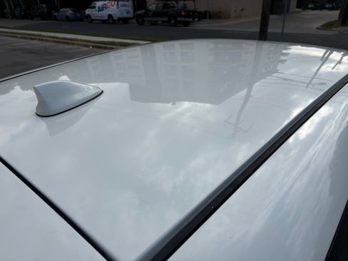 Used 2020 Nissan Leaf SV w/ SV Technology Package image 12