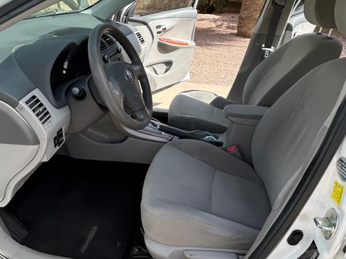 Used 2010 Toyota Corolla image 8