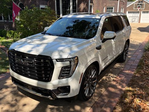 Used 2025 GMC Yukon Denali Ultimate AWD/4WD image 29