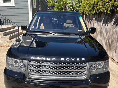 Used 2011 Land Rover Range Rover Supercharged AWD/4WD image 2