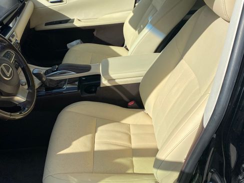 Used 2016 Lexus ES 350 w/ Luxury Package w/Wood Trim image 12