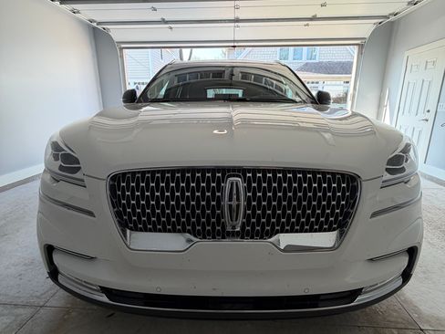 Used 2020 Lincoln Aviator Reserve w/ Equipment Group 202A AWD/4WD image 2