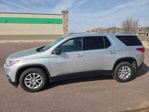 Used 2019 Chevrolet Traverse LS image 16
