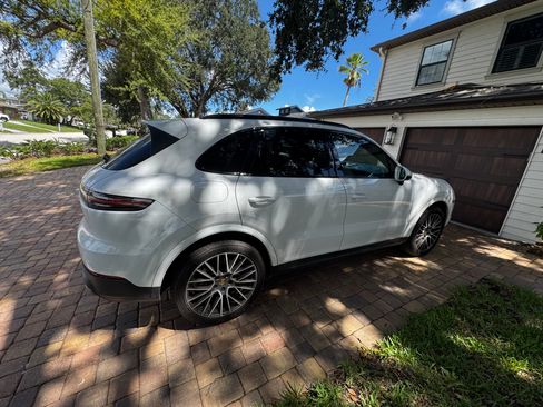 Used 2020 Porsche Cayenne AWD/4WD image 9
