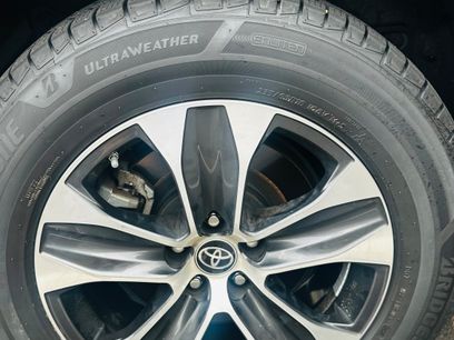 Used 2022 Toyota Highlander XLE