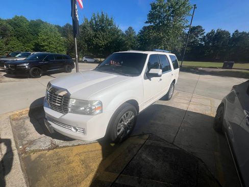 Used 2013 Lincoln Navigator 2WD w/ HD Trailer Tow Pkg image 4