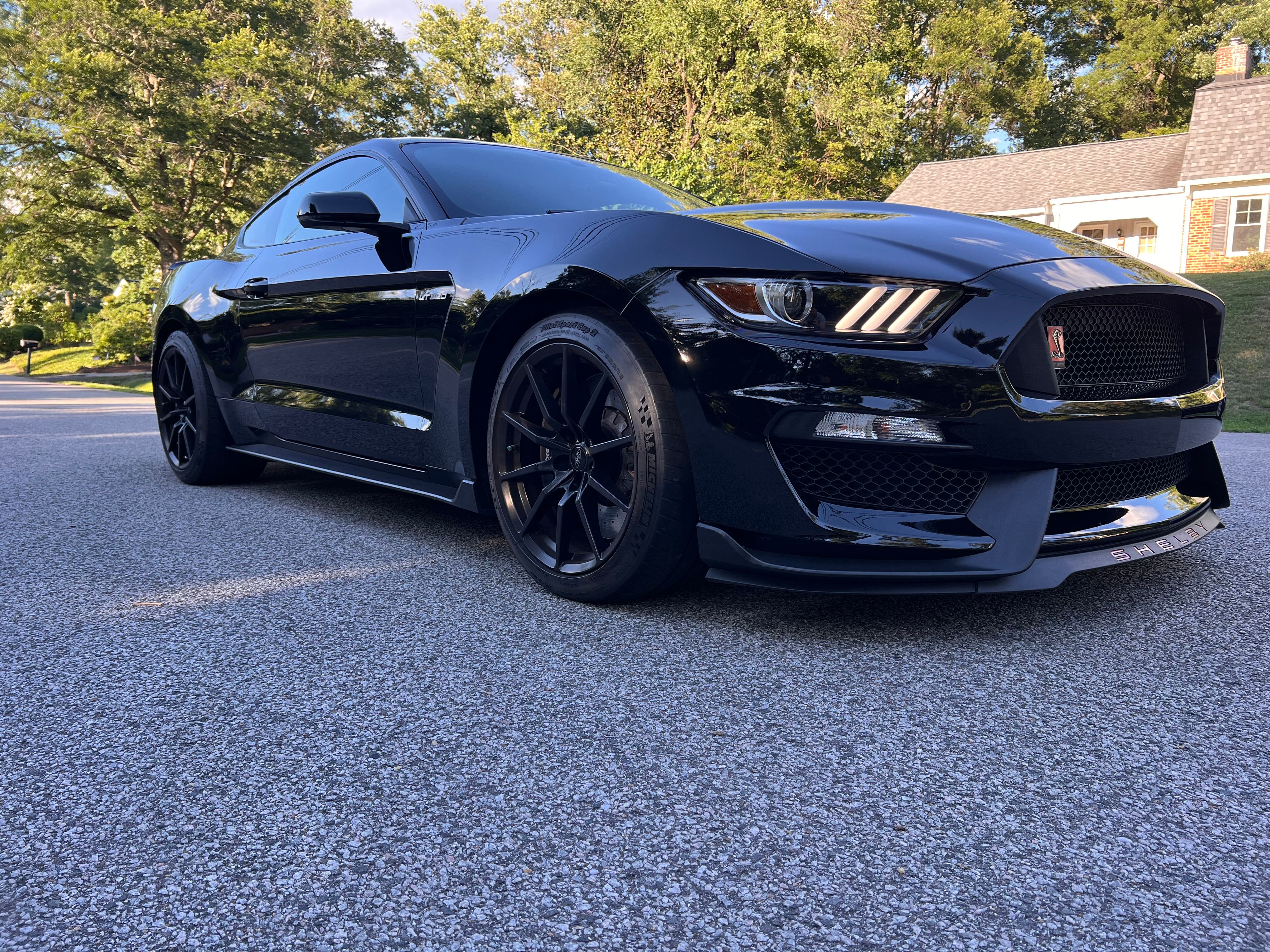 Used 2018 Ford Mustang Shelby GT350 w/ Electronics Package RWD image 5
