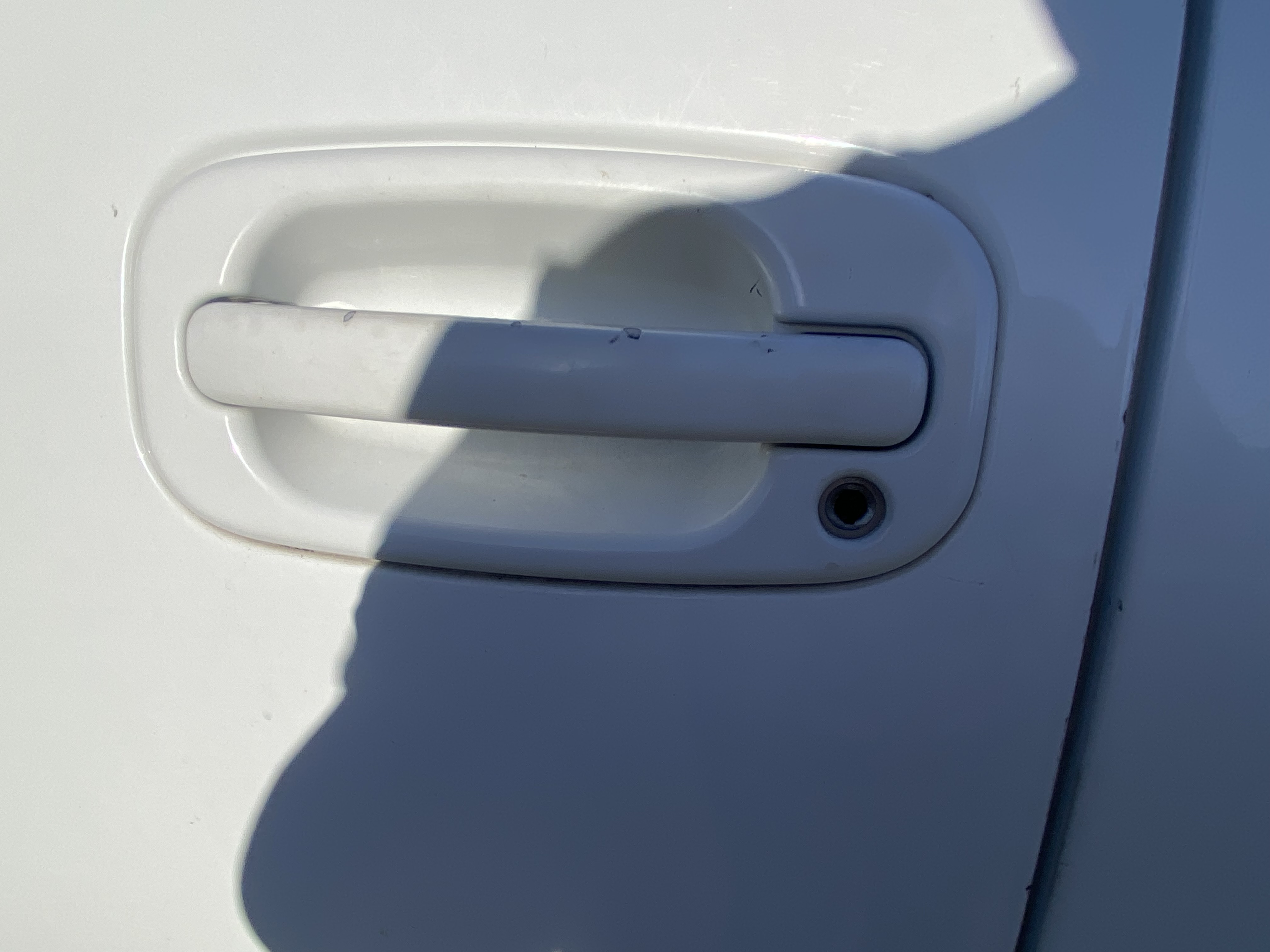 Used 2004 Chevrolet Tahoe LT RWD image 16