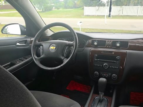 Used 2011 Chevrolet Impala LT image 5