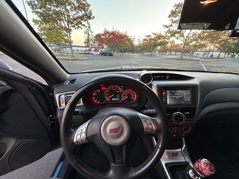 Used 2010 Subaru Impreza WRX STI image 11