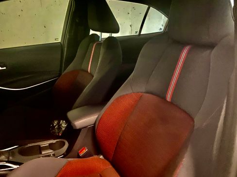 Used 2024 Toyota Corolla SE image 19