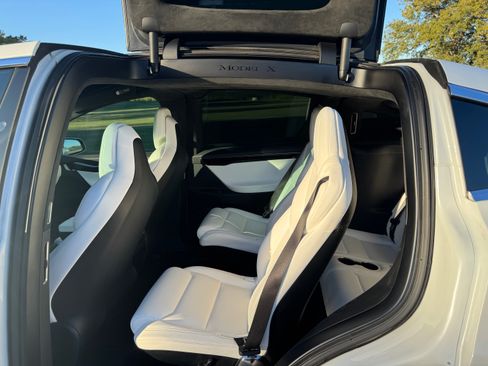 Used 2017 Tesla Model X 100D image 10