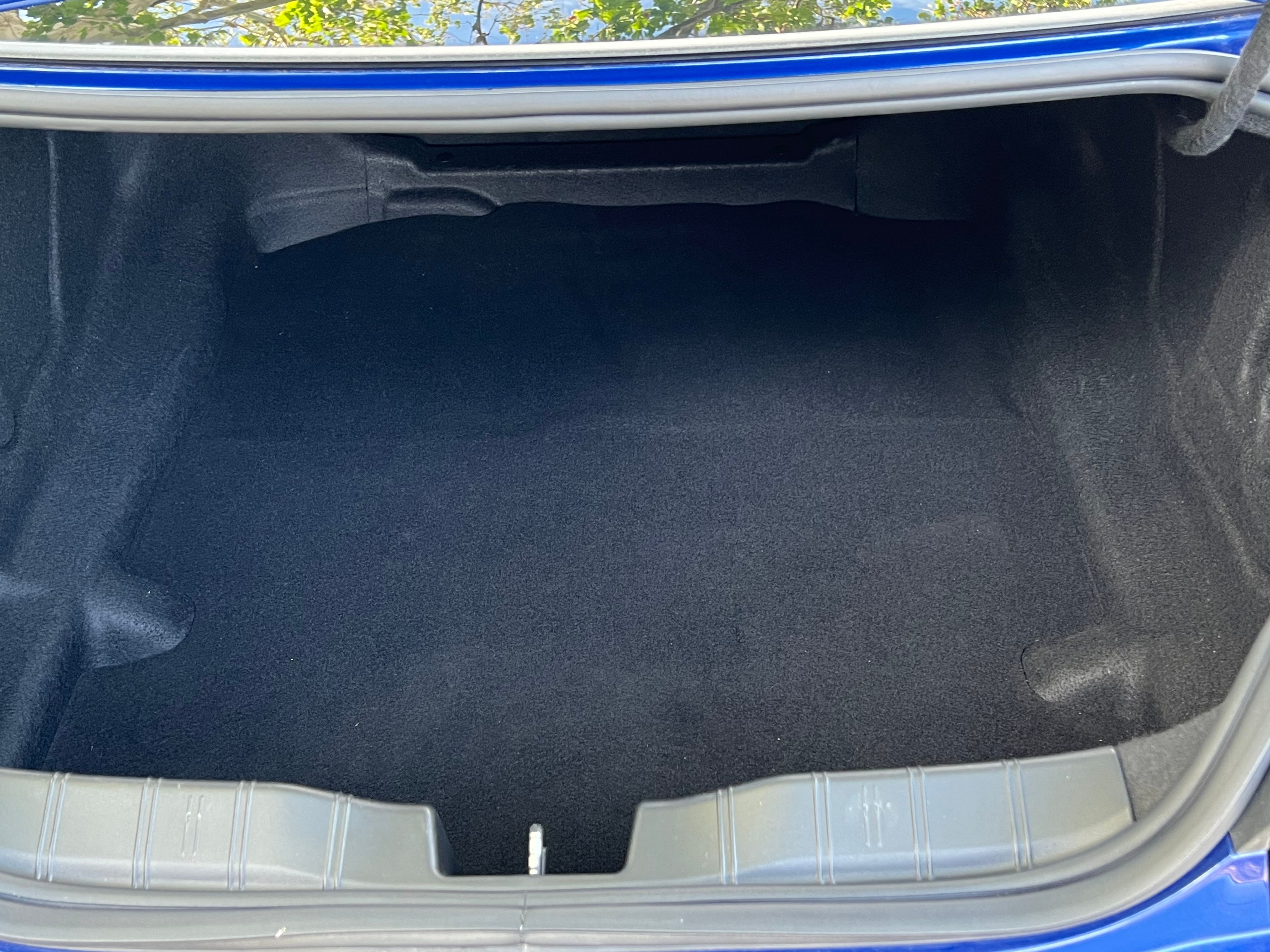 Used 2019 Chevrolet Camaro SS w/ Black Appearance Package RWD image 12