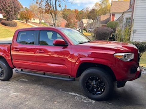 Used 2022 Toyota Tacoma SR image 1