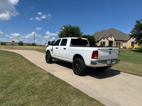 Used 2018 RAM 2500 Tradesman w/ Chrome Appearance Group AWD/4WD image 9
