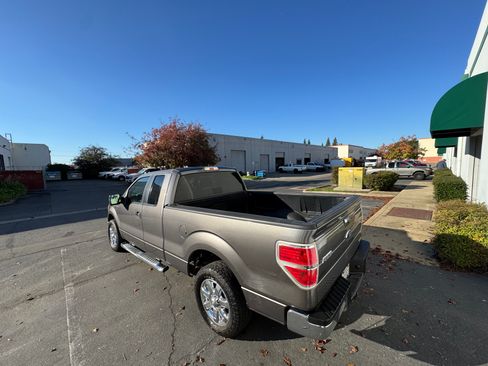 Used 2013 Ford F150 XLT w/ XLT Chrome Pkg image 9