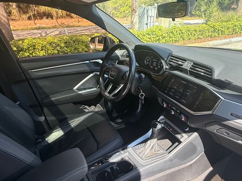 Used 2020 Audi Q3 2.0T Premium image 12