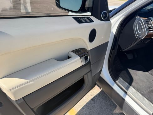 Used 2014 Land Rover Range Rover Sport HSE image 10