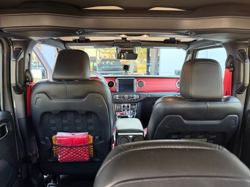 Used 2023 Jeep Wrangler Unlimited Rubicon 392 image 15