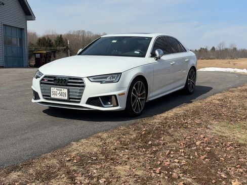 Used 2019 Audi S4 Premium Plus w/ Premium Plus Package image 2