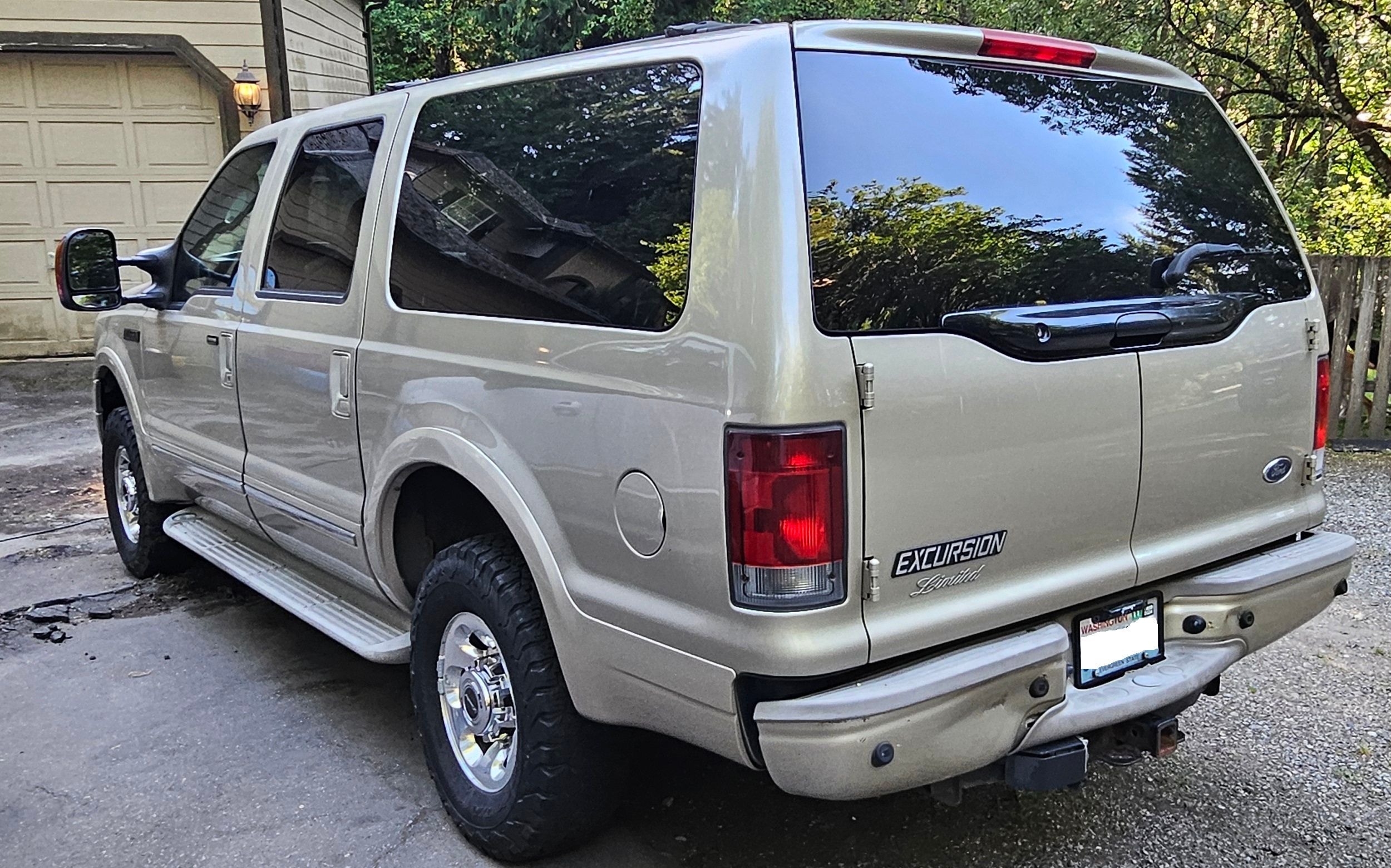Used 2005 Ford Excursion Limited AWD/4WD image 6
