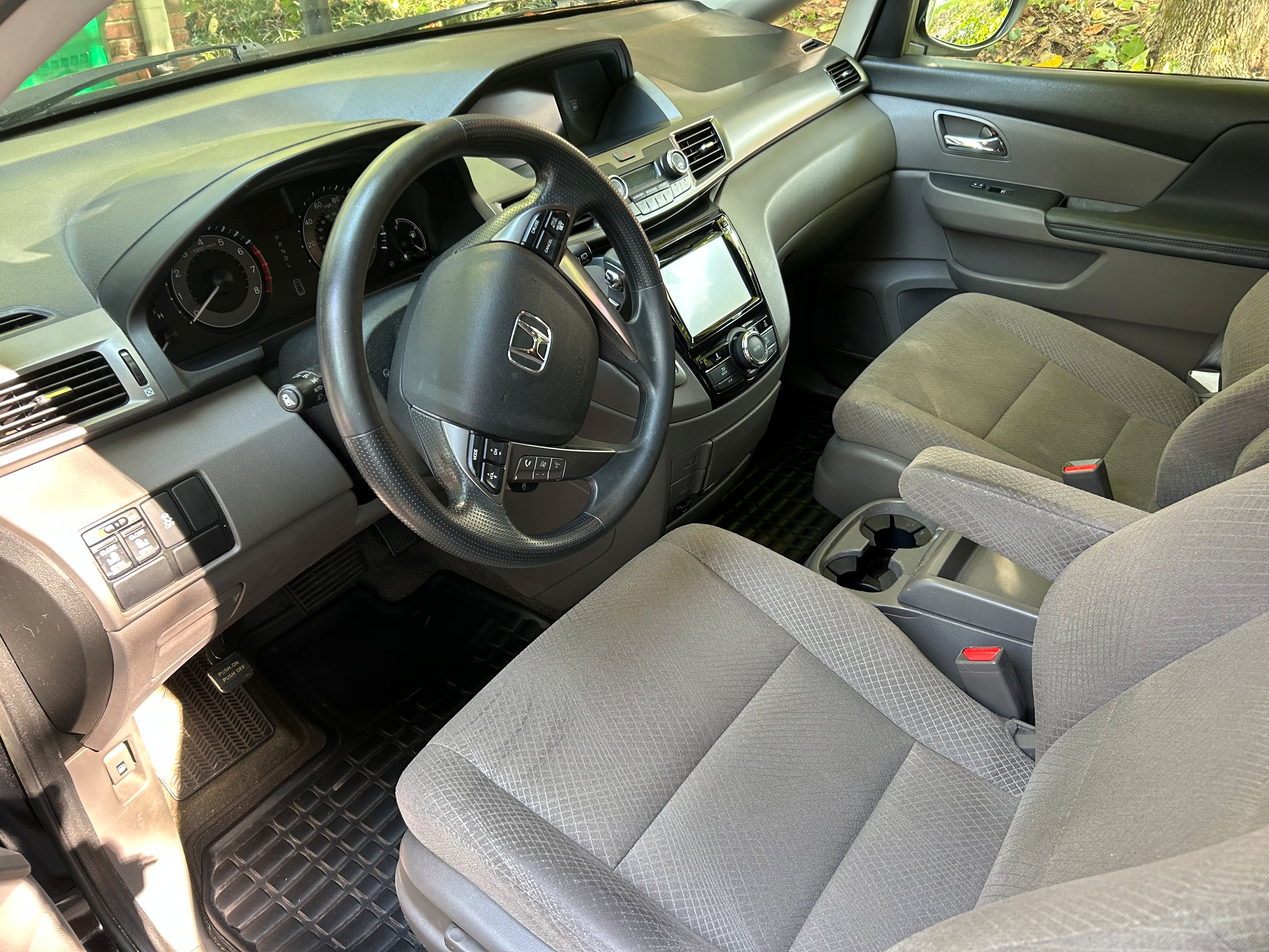 Used 2014 Honda Odyssey EX image 9