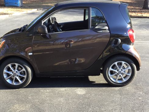 Used 2018 smart fortwo electric drive image 9