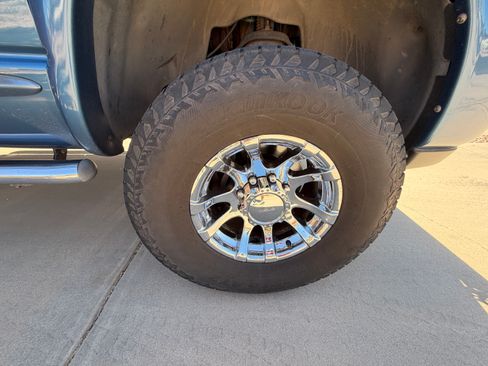 Used 2004 Dodge Ram 2500 Truck SLT w/ Sport Appearance Group AWD/4WD image 17