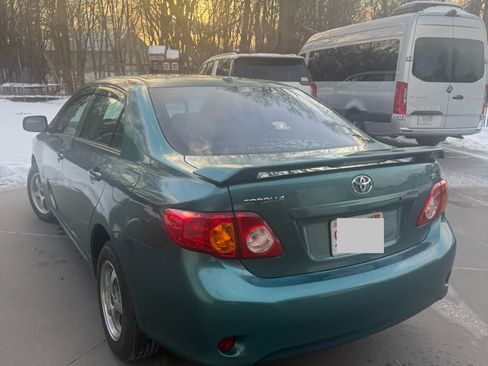 Used 2010 Toyota Corolla Sedan 4D image 2