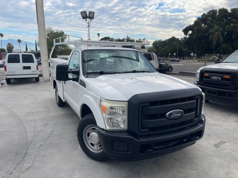 Used 2015 Ford F250 XL RWD image 4